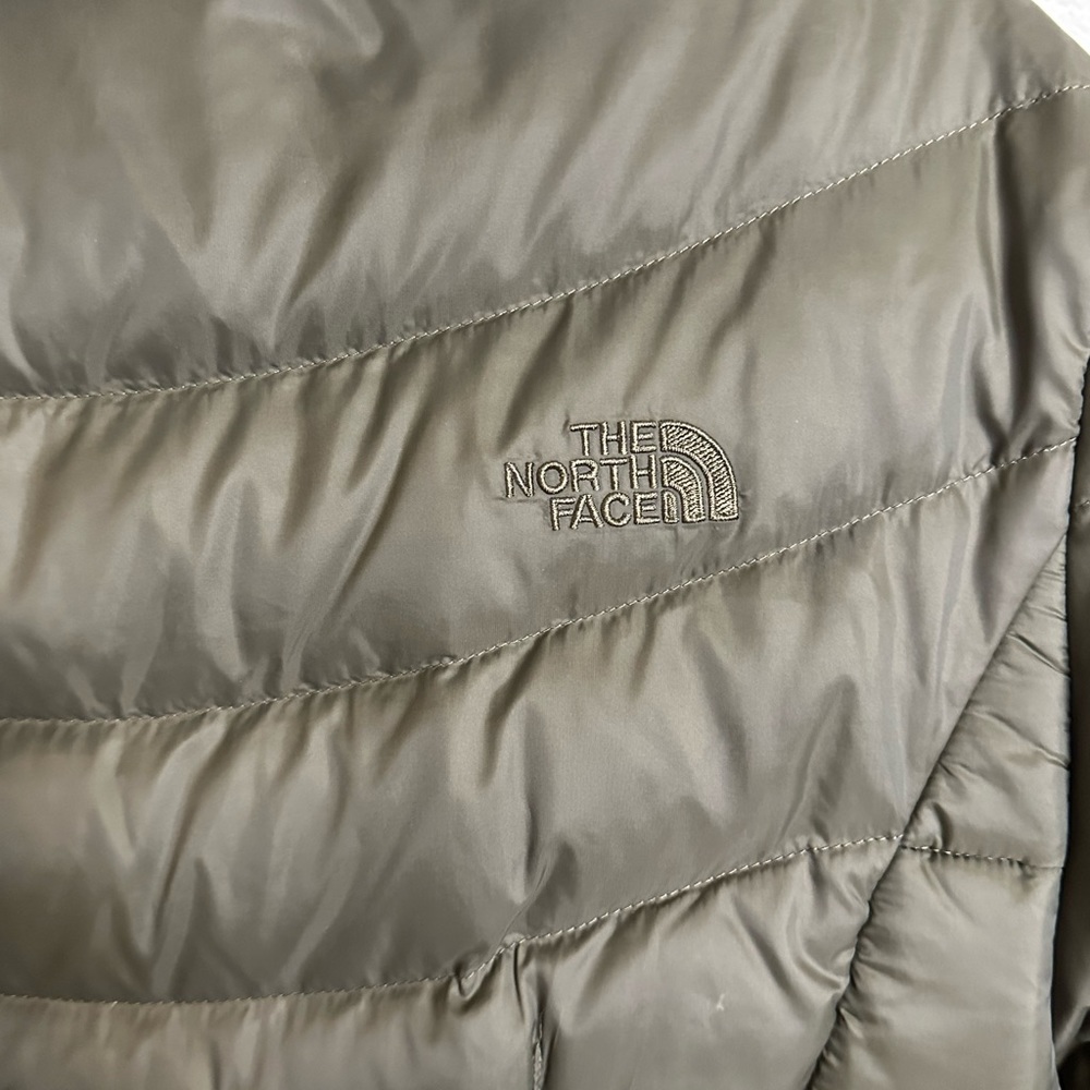 The North Face Women’s Puffer Coat in Olive Green color